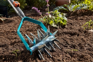 Ръчна Фреза 14см GARDENA COMBISYSTEM + Удължител 130см